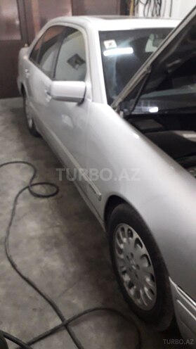 Mercedes E 230 1995, 334,000 km - 0.2 l - Gəncə