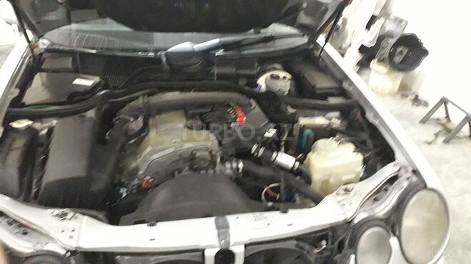 Mercedes E 230 1995, 334,000 km - 0.2 l - Gəncə