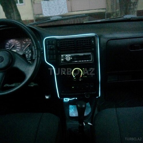 Volkswagen Polo 1995, 170,000 km - 1.8 l - Qəbələ