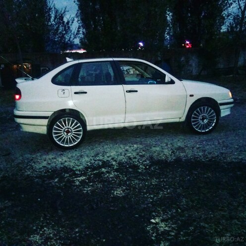 Volkswagen Polo 1995, 170,000 km - 1.8 l - Qəbələ