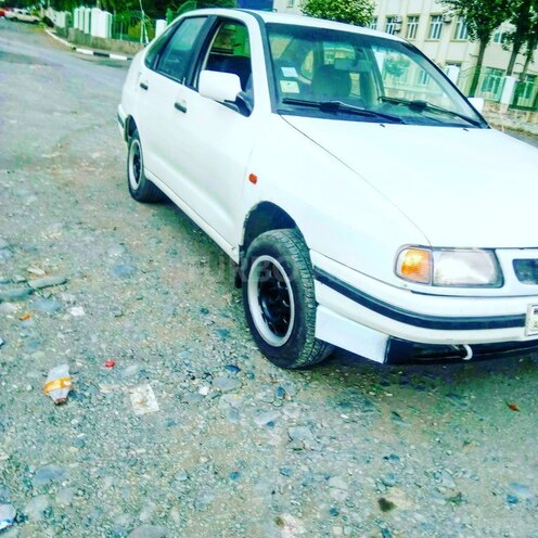 Volkswagen Polo 1995, 170,000 km - 1.8 l - Qəbələ