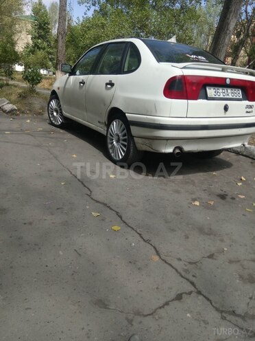Volkswagen Polo 1995, 170,000 km - 1.8 l - Qəbələ