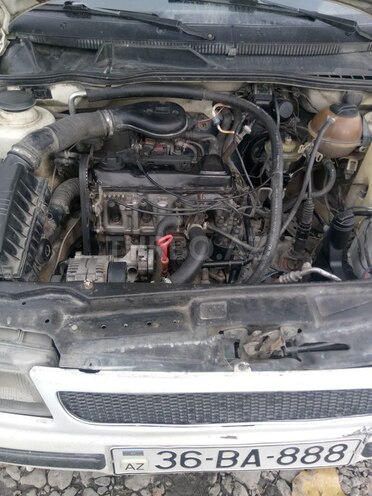 Volkswagen Polo 1995, 170,000 km - 1.8 l - Qəbələ