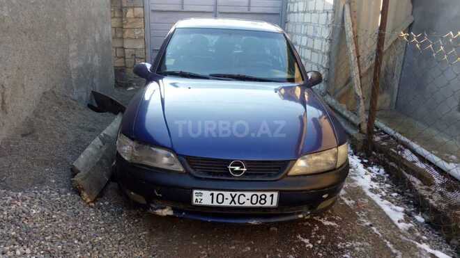 Opel Vectra 1996, 250,000 km - 1.8 l - Qusar