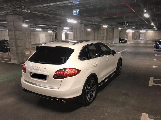 Porsche Cayenne Turbo 2011, 43,000 km - 4.8 л - Bakı