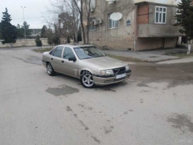 Opel Vectra 1993, 296,000 km - 1.8 l - Sumqayıt