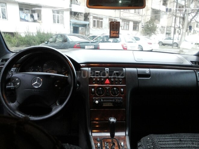 Mercedes E 240 2000, 359,000 km - 2.4 l - Bakı