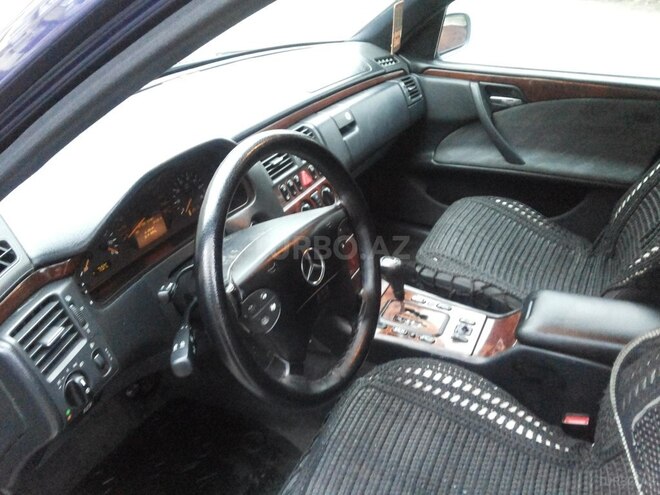 Mercedes E 240 2000, 359,000 km - 2.4 l - Bakı