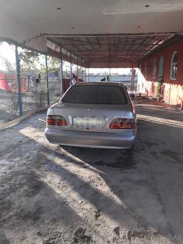 Mercedes E 200 1999, 256,000 km - 0.4 л - Kürdəmir