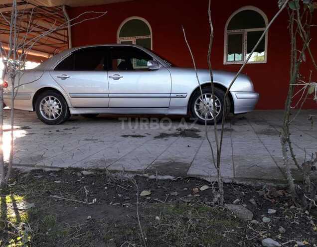 Mercedes E 200 1999, 256,000 km - 0.4 л - Kürdəmir