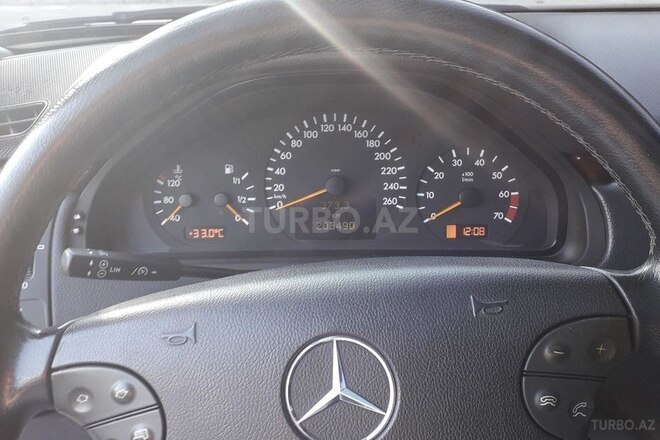 Mercedes E 220 2001, 203,500 km - 2.2 l - Bakı