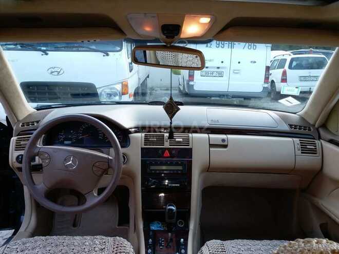 Mercedes E 240 2000, 280,000 km - 2.4 л - Quba