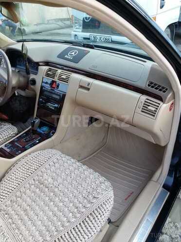 Mercedes E 240 2000, 280,000 km - 2.4 л - Quba