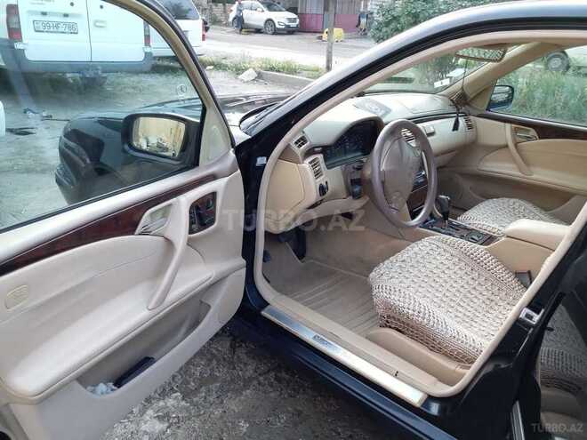 Mercedes E 240 2000, 280,000 km - 2.4 л - Quba