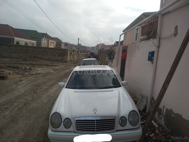 Mercedes E 230 1997, 210,000 km - 2.3 l - Bakı