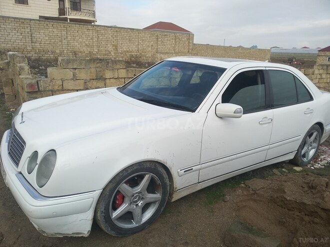 Mercedes E 230 1997, 210,000 km - 2.3 l - Bakı