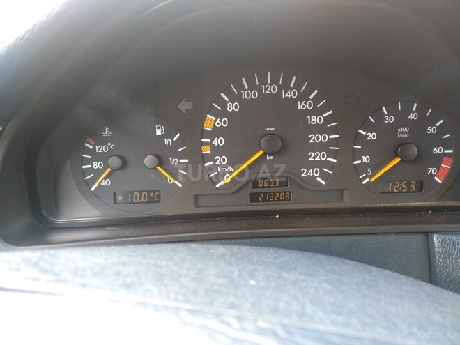 Mercedes E 230 1997, 210,000 km - 2.3 l - Bakı