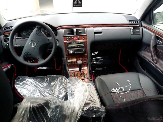 Mercedes E 240 2000, 210,000 km - 2.4 l - Bakı