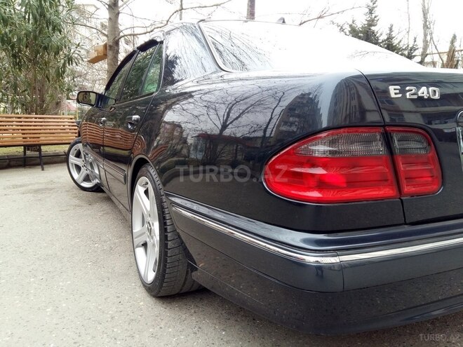 Mercedes E 240 2000, 210,000 km - 2.4 l - Bakı