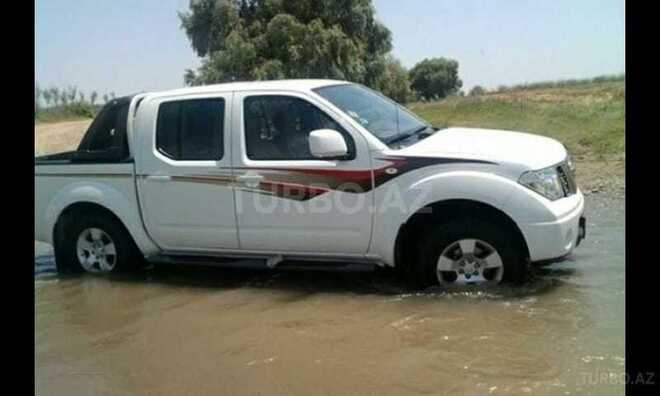 Nissan Navara 2012, 159,000 km - 2.5 l - Bakı