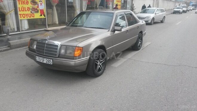 Mercedes E 230 1987, 195,000 km - 2.3 l - Bakı