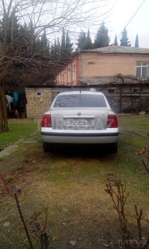 Volkswagen Passat 1998, 350,000 km - 2.0 l - Qax