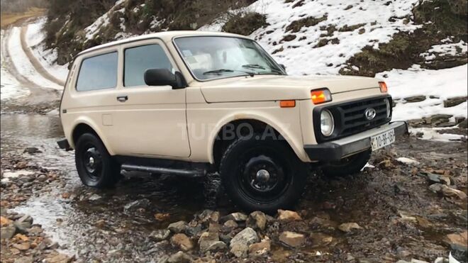 LADA (VAZ) Niva 1993, 275,000 km - 1.6 l - Lerik