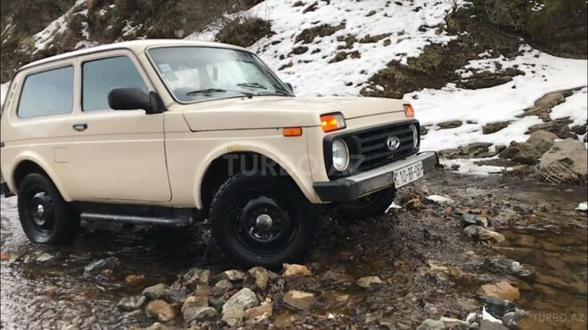 LADA (VAZ) Niva 1993, 275,000 km - 1.6 l - Lerik