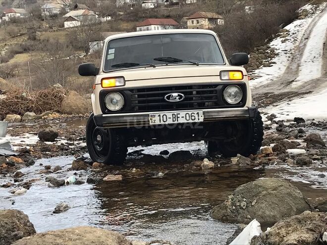 LADA (VAZ) Niva 1993, 275,000 km - 1.6 l - Lerik