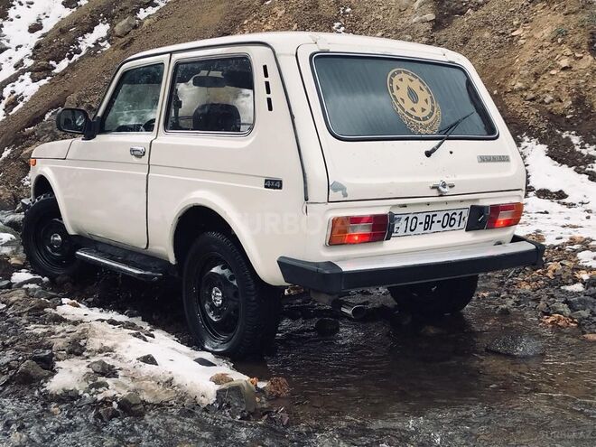 LADA (VAZ) Niva 1993, 275,000 km - 1.6 l - Lerik