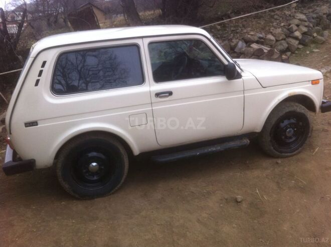 LADA (VAZ) Niva 1993, 275,000 km - 1.6 l - Lerik