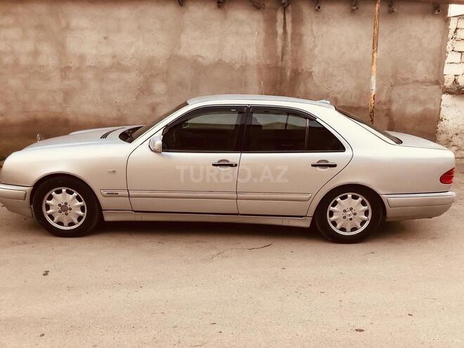 Mercedes E 240 1999, 280,000 km - 2.4 л - Bakı