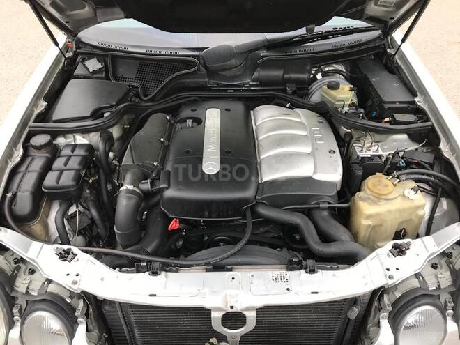 Mercedes E 220 1999, 319,000 km - 2.2 л - Bakı