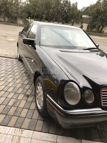 Mercedes E 200 1999, 310,000 km - 2.0 l - Bakı