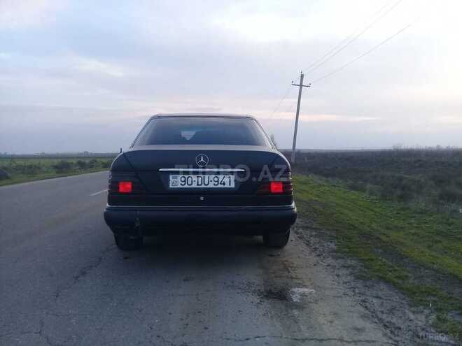 Mercedes E 200 1995, 258,000 km - 2.0 л - Biləsuvar