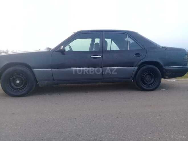 Mercedes E 200 1995, 258,000 km - 2.0 л - Biləsuvar