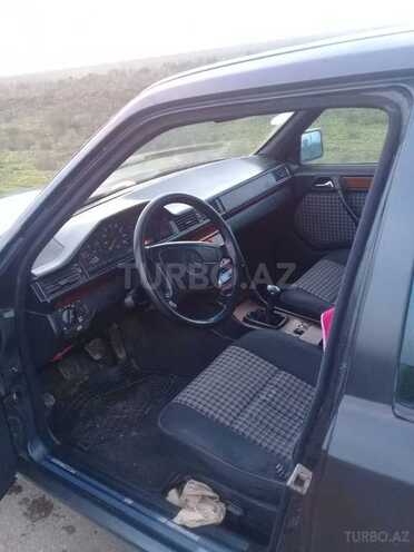 Mercedes E 200 1995, 258,000 km - 2.0 л - Biləsuvar