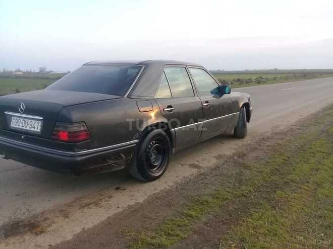 Mercedes E 200 1995, 258,000 km - 2.0 л - Biləsuvar