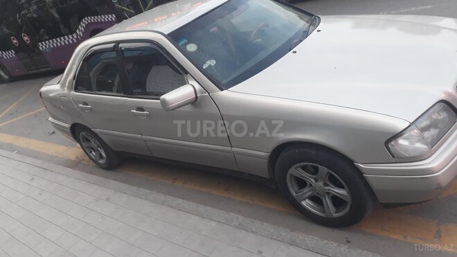 Mercedes C 220 1995, 550,000 km - 2.2 l - Bakı