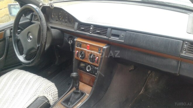 Mercedes E 200 1992, 325,428 km - 2.0 l - Bakı