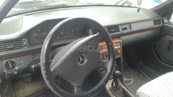 Mercedes E 200 1992, 325,428 km - 2.0 l - Bakı