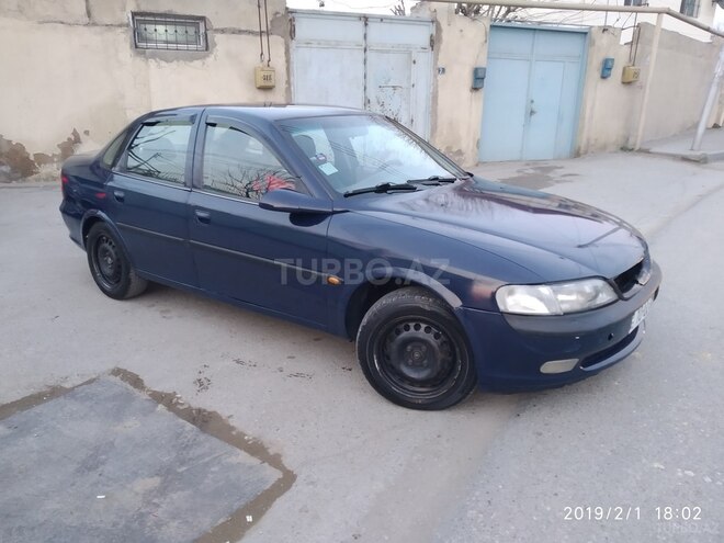 Opel Vectra 1996, 197,000 km - 1.8 л - Bakı