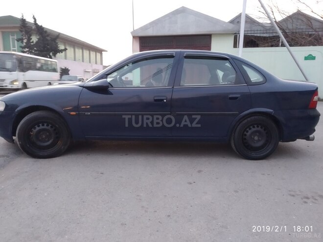 Opel Vectra 1996, 197,000 km - 1.8 л - Bakı