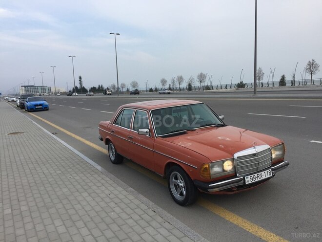 Mercedes E 230 1981, 537,666 km - 2.3 l - Bakı