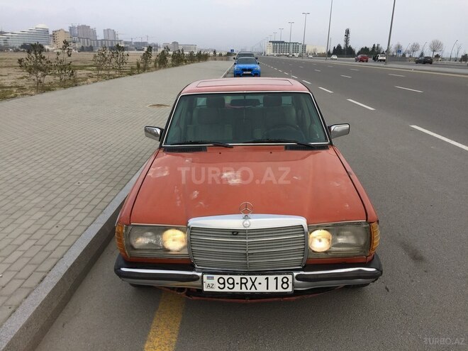 Mercedes E 230 1981, 537,666 km - 2.3 l - Bakı