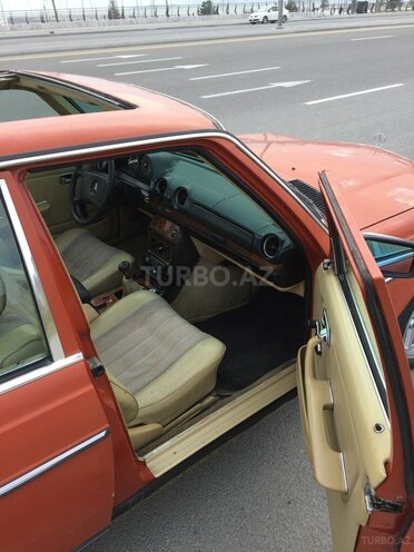Mercedes E 230 1981, 537,666 km - 2.3 l - Bakı