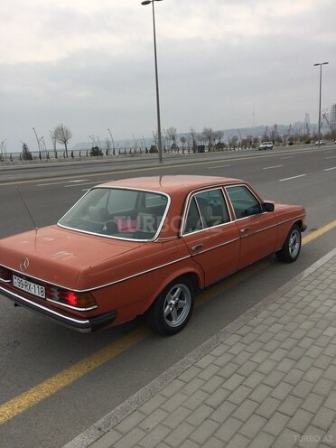 Mercedes E 230 1981, 537,666 km - 2.3 l - Bakı
