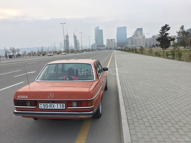 Mercedes E 230 1981, 537,666 km - 2.3 l - Bakı