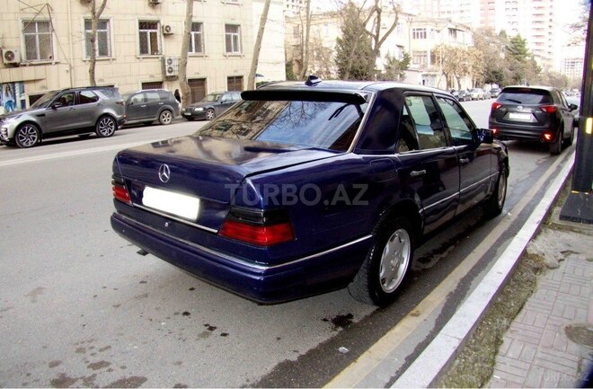 Mercedes E 200 1992, 426,000 km - 2.0 l - Bakı