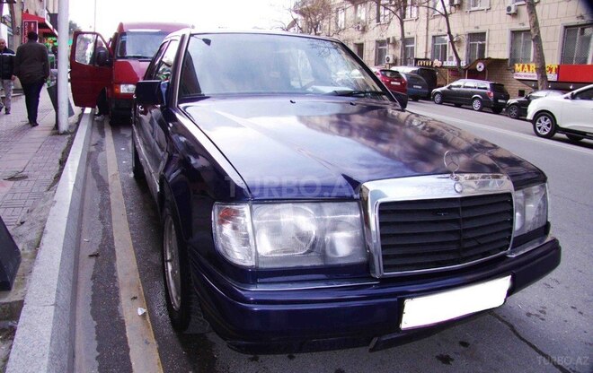Mercedes E 200 1992, 426,000 km - 2.0 l - Bakı